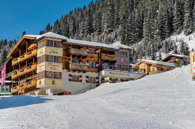 Koenigsleiten Aparthotel Pinzgauer Hoehe Winter Aussen